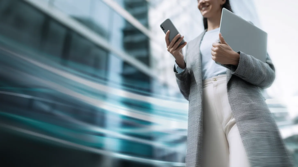 Enterprise leader managing AI and cloud infrastructure costs in real-time, illustrating Cloud FinOps as the foundation of AI FinOps strategy.